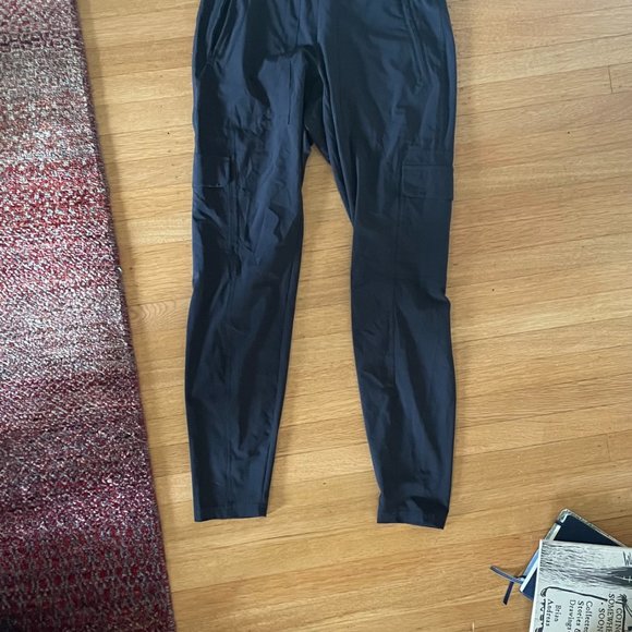 ATHLETA CHELSEA CARGO JOGGER PANTS BLACK - Picture 5 of 5